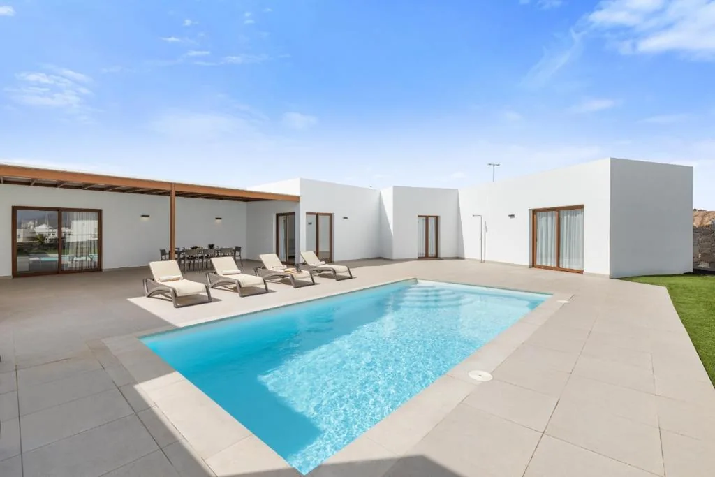 Villa mit privatem Pool — Villa Los Altos Anisa 13A by Escape Home