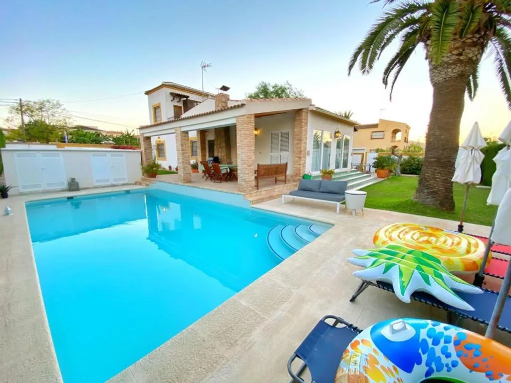 ヴィラ — Villa Los Balcones