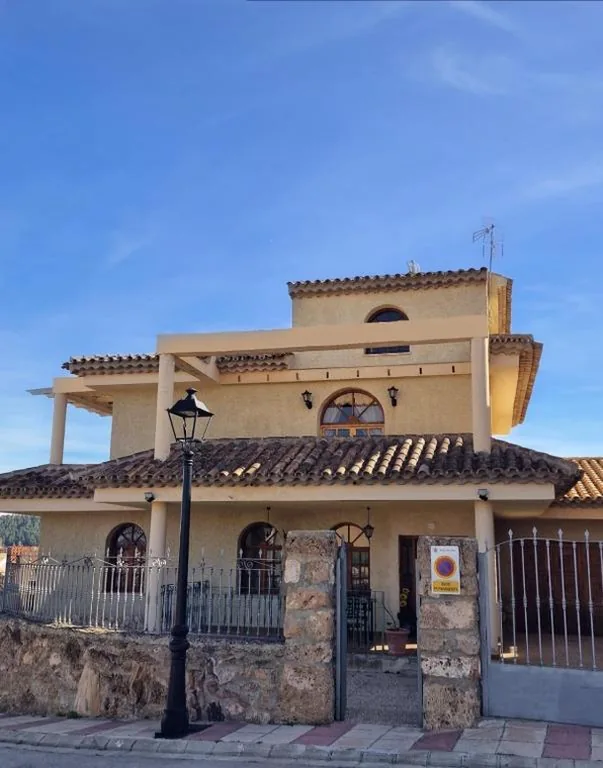五卧室房屋 — Villa los Dulces-Piscina Privada