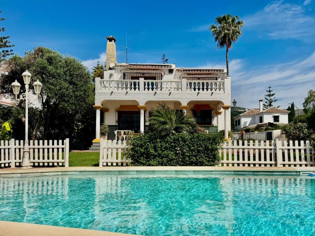 Villa con piscina privata — Villa Lucía - Benalmádena Costa
