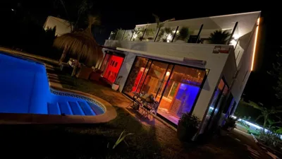 Villa lujosa con spa, piscina y sala de juegos PRIVADOS — foto 3