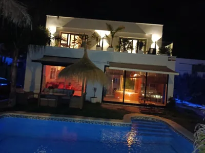 Villa lujosa con spa, piscina y sala de juegos PRIVADOS — foto 7