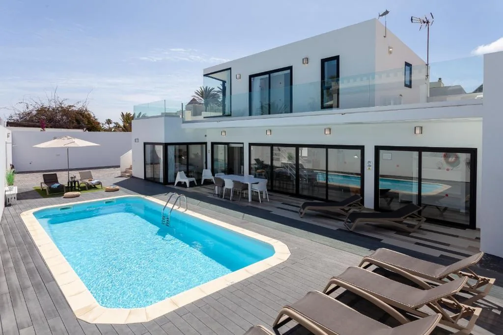 Villa direkt am Strand — Villa Luxury Azul Private Pool and BBQ Corralejo By Holidays Home