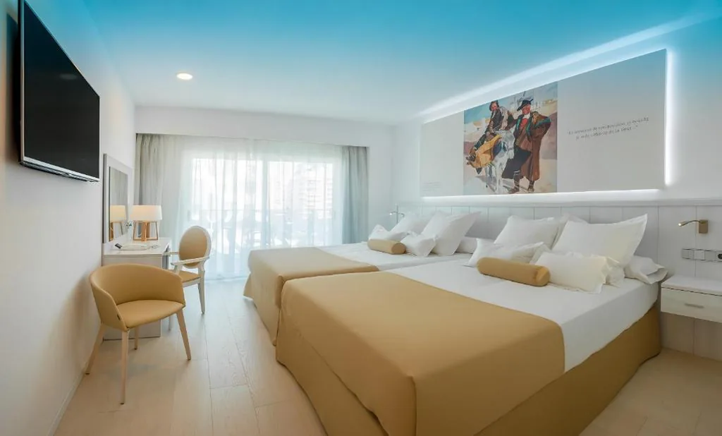 Standaard tweepersoonskamer (2 volwassenen + 2 kinderen) — Villa Luz Design & Art Hotel