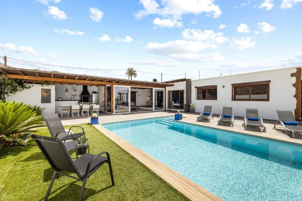 Villa met uitzicht op zee — Villa Macher Piscina y Bar piscina