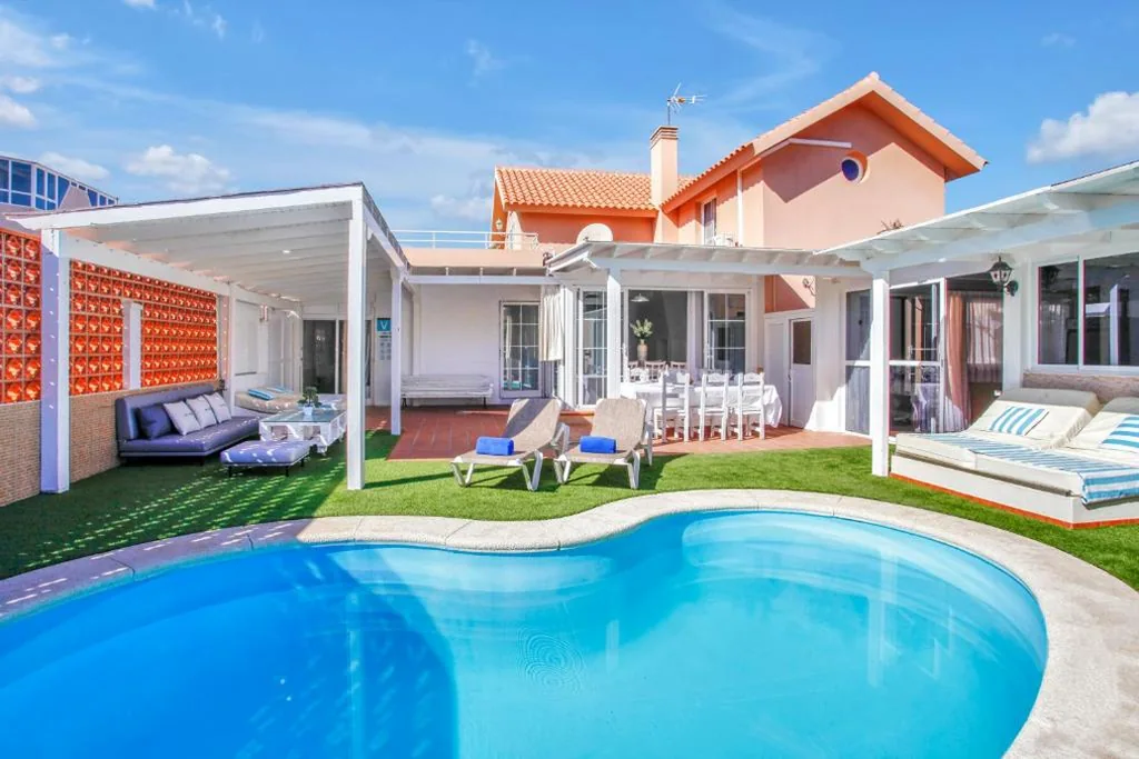 Villa — Villa Maday