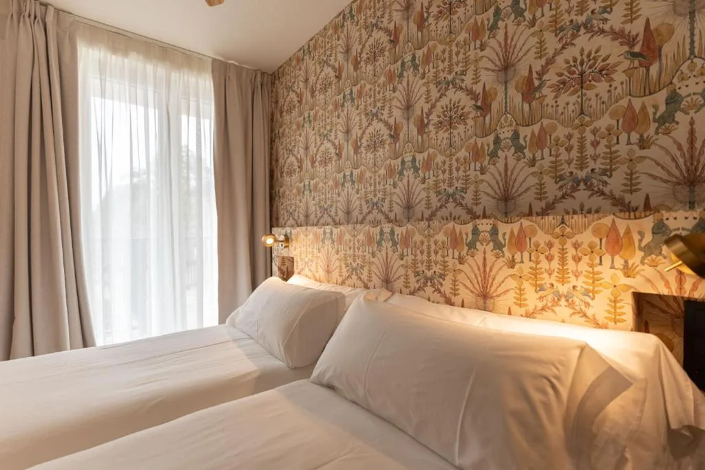 Chambre double standard avec balcon - 1 ou 2 lits — Villa Magnolia Guest House Boutique