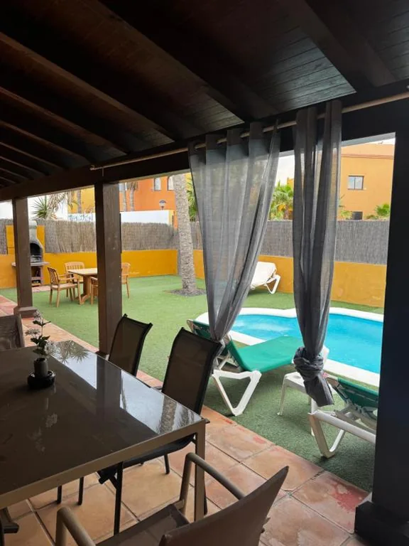 Villa con piscina privata — Villa Makako