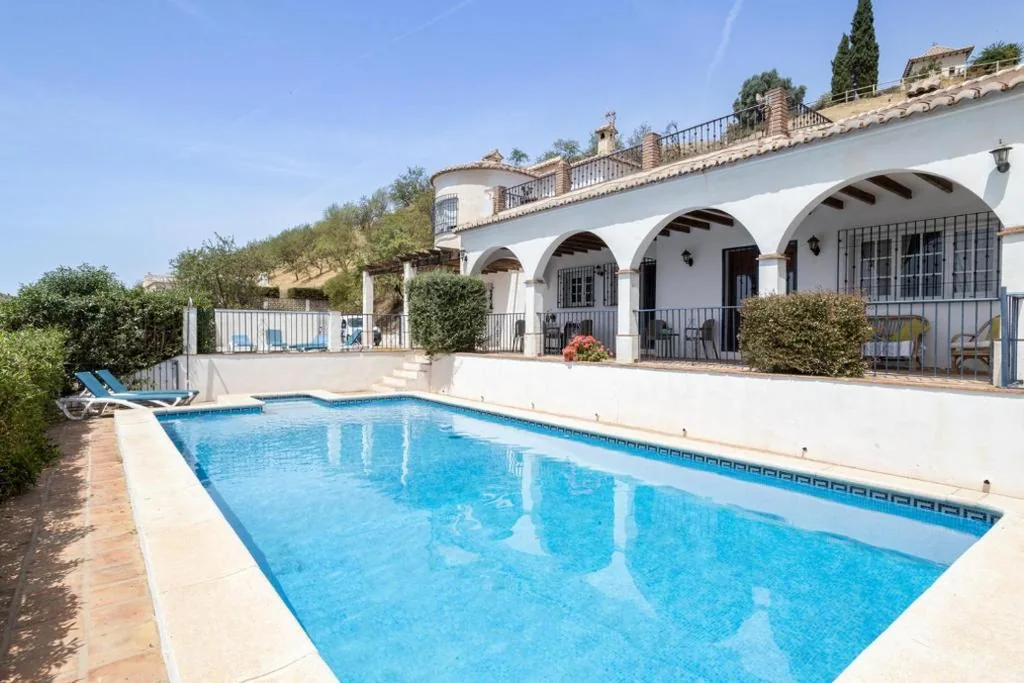 Villa — Villa Málaga con Piscina Vallada, Barbacoa y hermosas vistas by AndaraHolidays