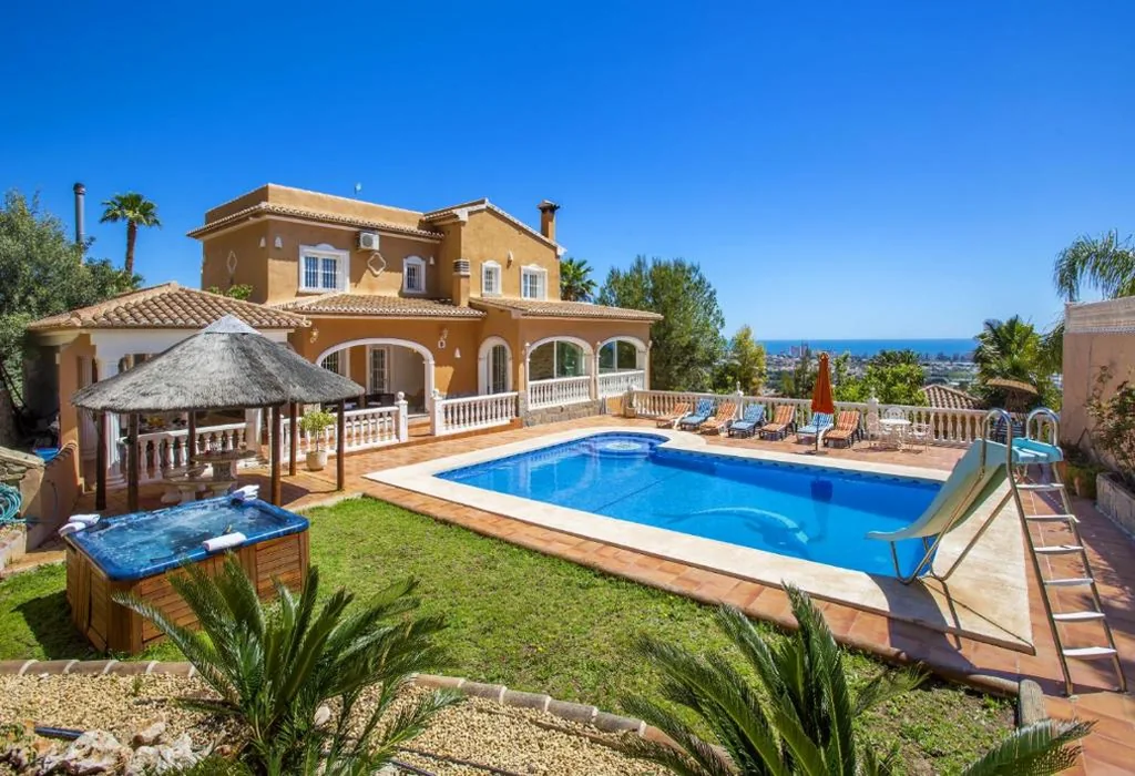 Villa con piscina privada — Villa Malie