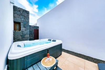 Villa Malolo - Private Pool and Jacuzzi By Lanzarote Vacation Homes — photo 4