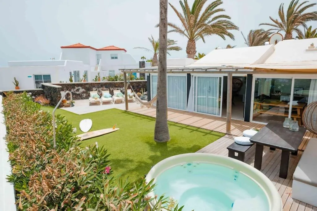 Villa de 3 dormitorios — Villa Maluhia Frente Al Mar y Jacuzzi, Corralejo