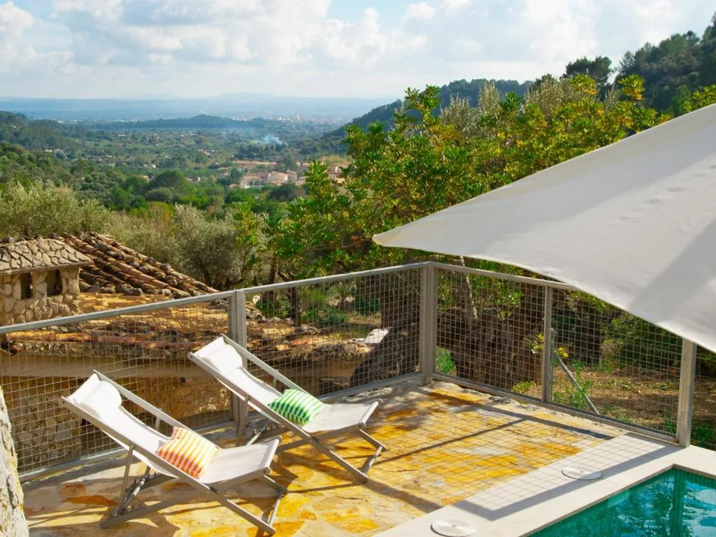 Villa Mancor Pool & Mountain Views
