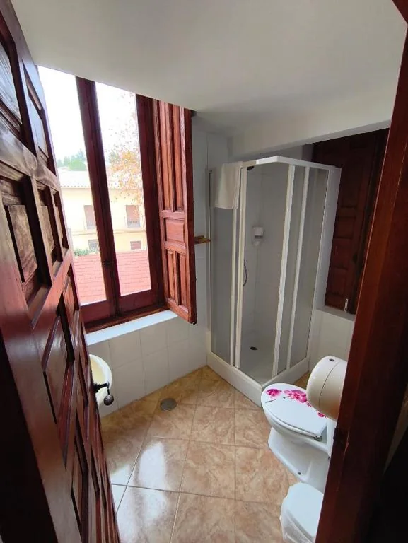 Vierpersoonskamer met eigen badkamer — Villa Manolita