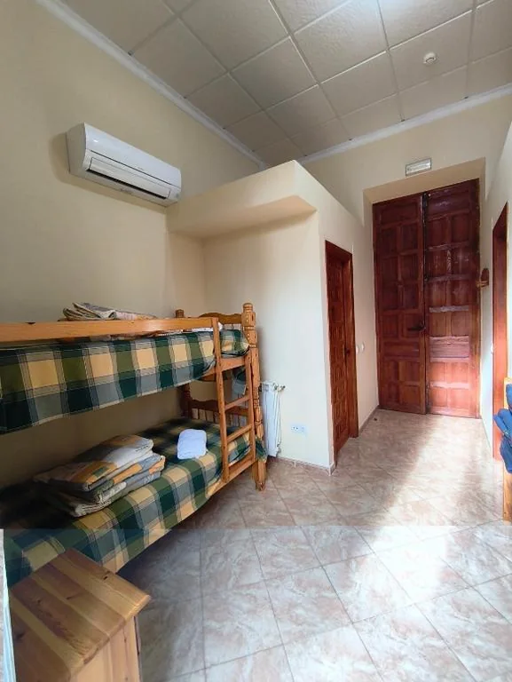 Vierpersoonskamer met eigen badkamer — Villa Manolita