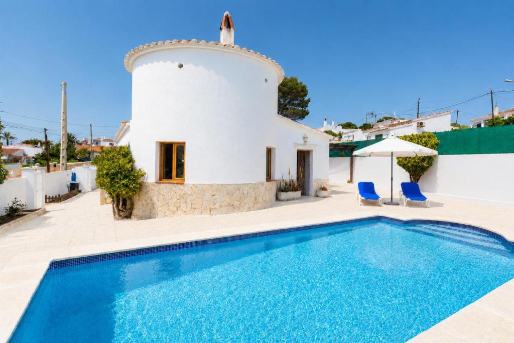 Villa Maria Large Private Pool AC WiFi
