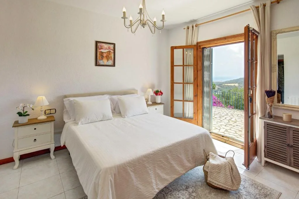 VILLA MARIA with swimming pool & sea view