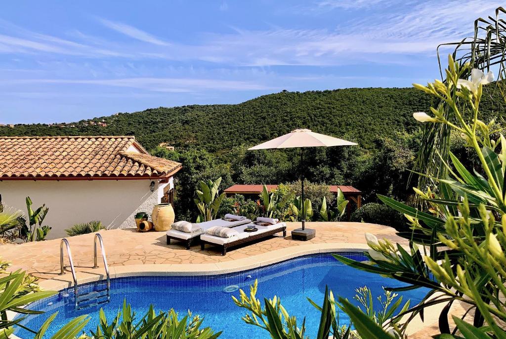 Villa Marlena, Calonge, Costa Brava,1 luxe private studio-appartement with private pool in quiet area, adults only, Catalonia, Spain