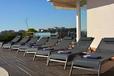 Villa Med A 2 kilometros andando de la playa, del puerto de Aguadoç y a 4 del centro de Sitges Muy Soleada todo el dia Capacidad superior a 16 personas NO REQUIERE COCHE — Foto 6