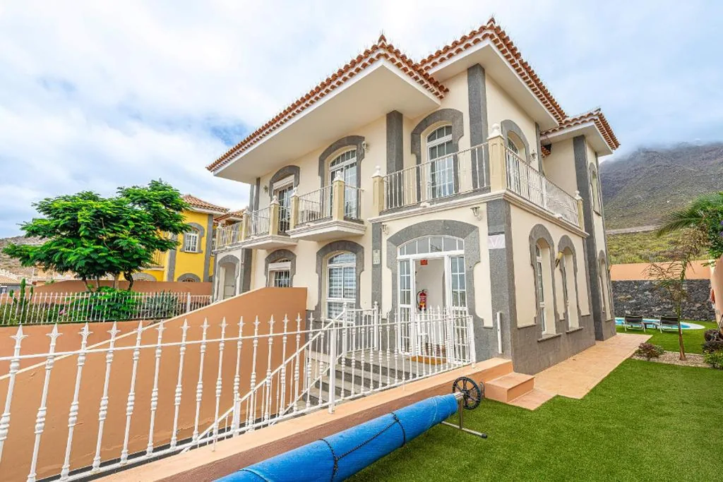 Villa met 3 slaapkamers — VILLA MELYNA Private Heated Pool