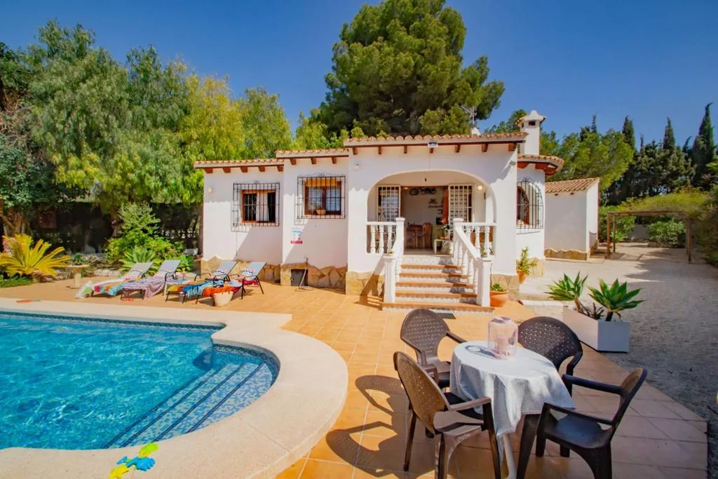 Villa con piscina privada — Villa Michele - PlusHolidays