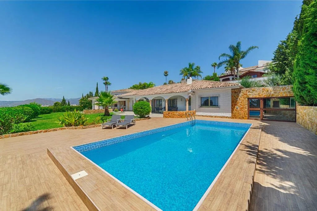 Villa — Villa Mimosa sleeps 8 with Heated Pool