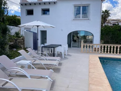 Villa mit privatem Pool 10 Minuten vom Strand mit kostenlosen WiFi — Foto 9