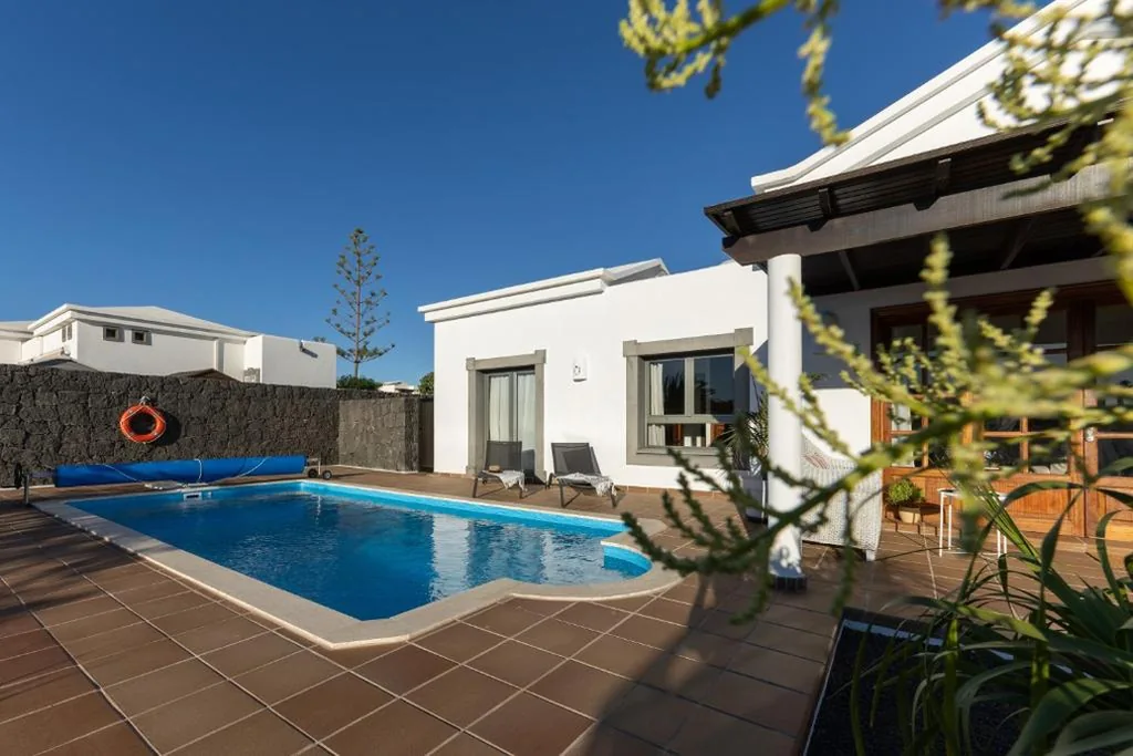 Villa with Garden View — Villa Mo Luxury Heated Pool