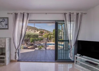 Villa moderna con piscina — foto 6