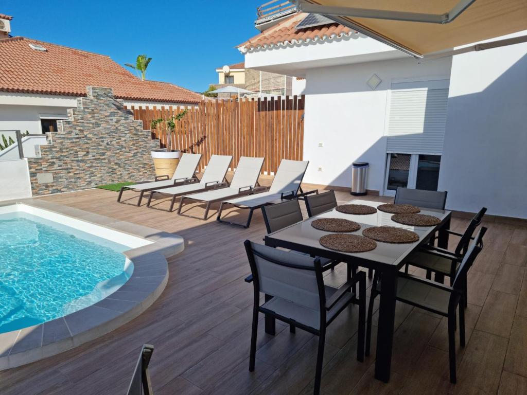 Villa moderna en Costa Adeje con Piscina privada y Cerca del Siam Park en Adeje