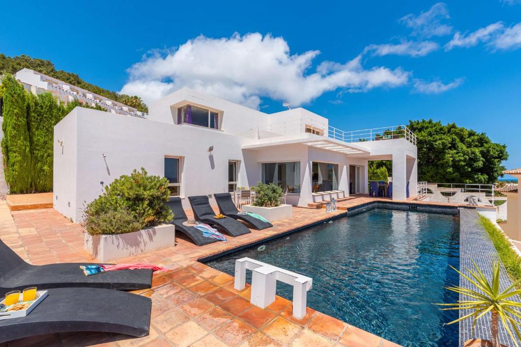 Villa Moderna - PlusHolidays