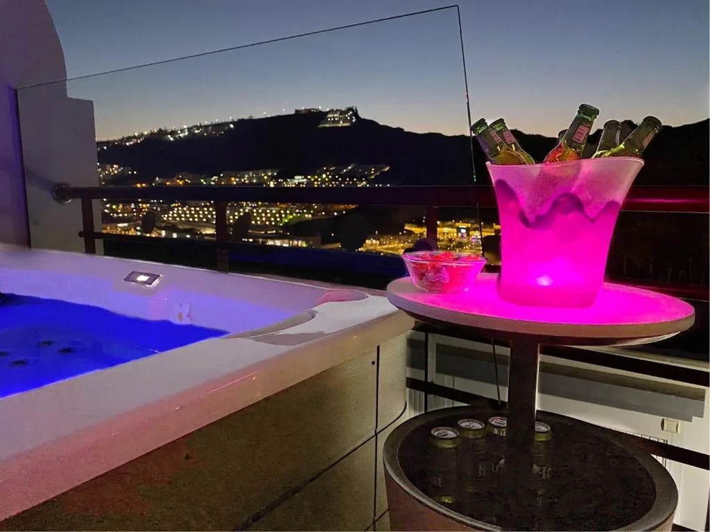 Villa — Villa Mogan Mall, con jacuzzi y PlayStation 5
