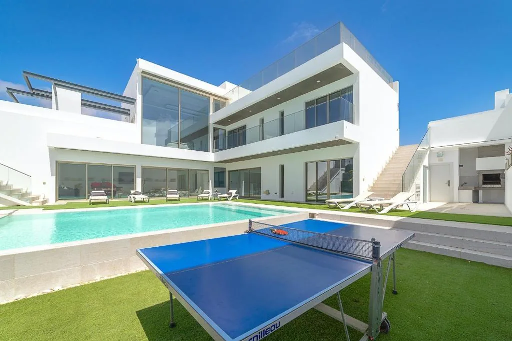 Villa — Villa Monarca