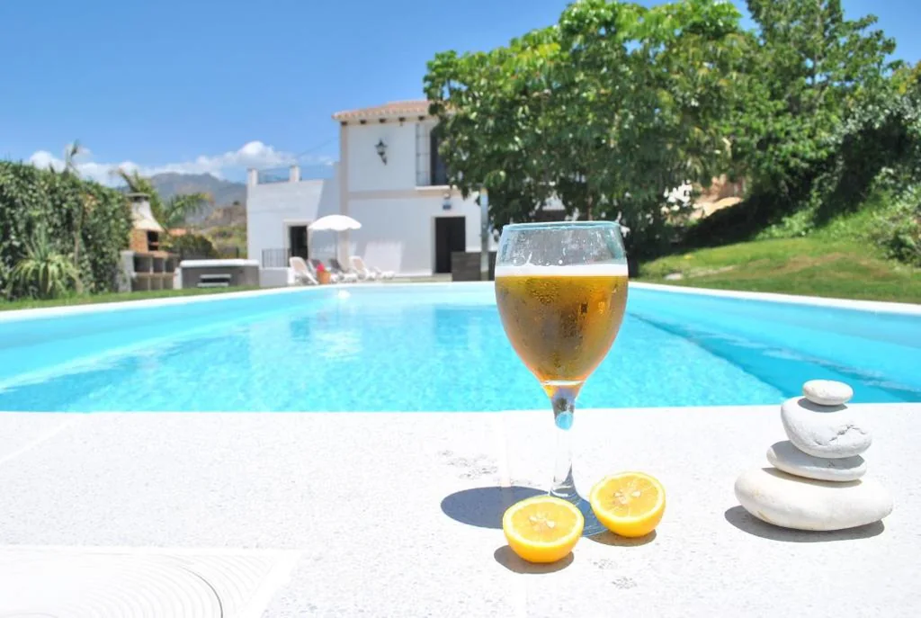Villa — Villa Monica