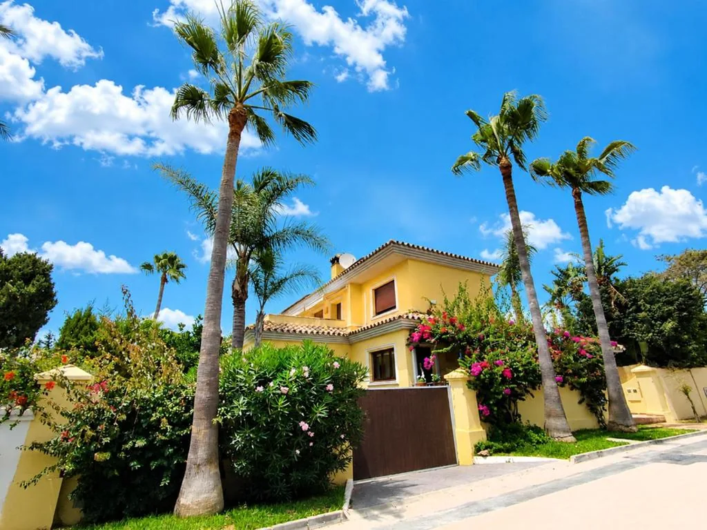 Villa con piscina privada — Villa Moumi