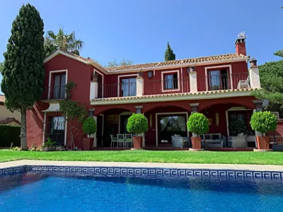 VILLA NABRISA MARBELLA, 5 BEDROOM, PRIVATE POOL, GARDEN, BBQ — foto 2