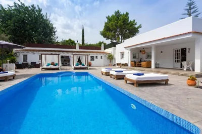Villa near Ibiza Town Sleeps 10 — 照片 9