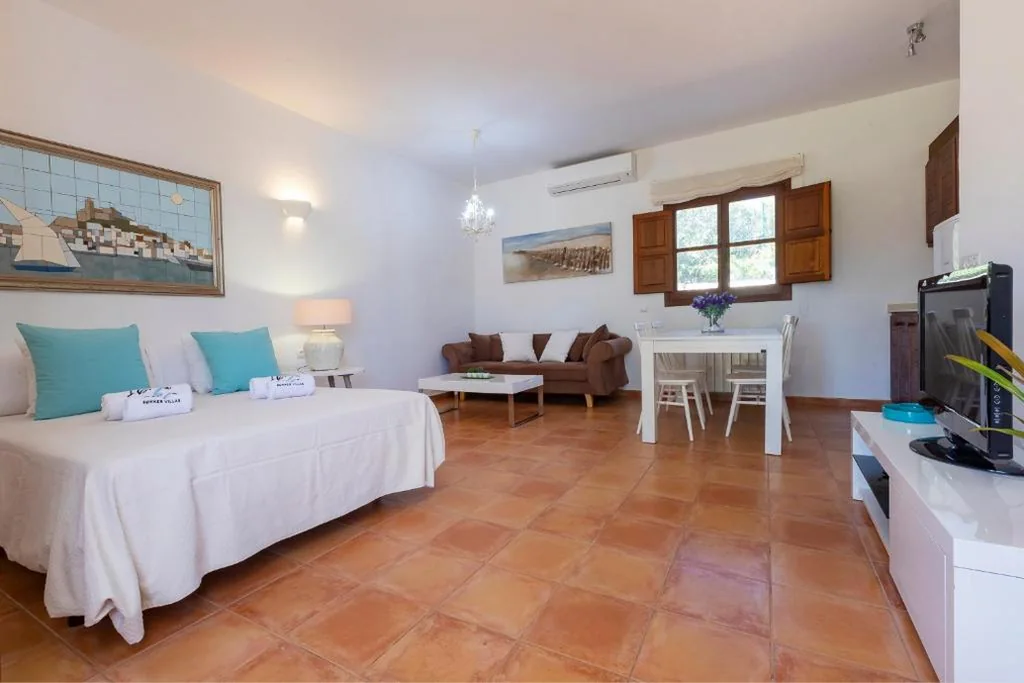 Villa near San Antonio Sleeps 10