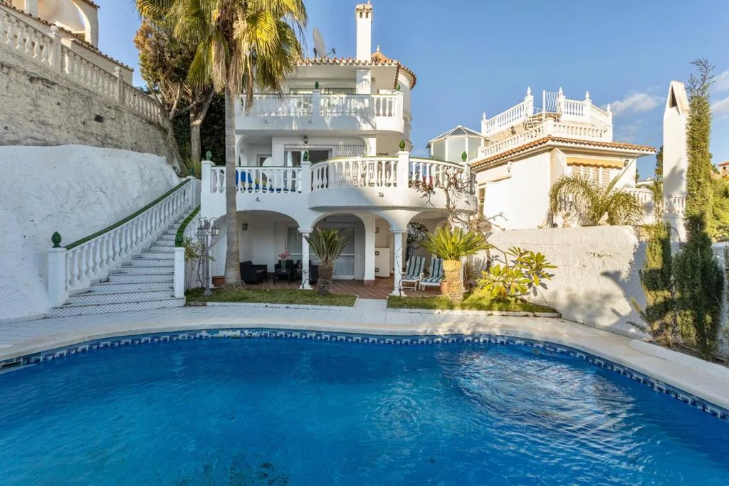Villa mit Meerblick — Villa Nerja