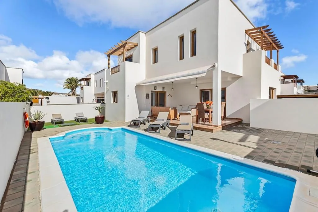 Villa mit 3 Schlafzimmern — Villa Nica