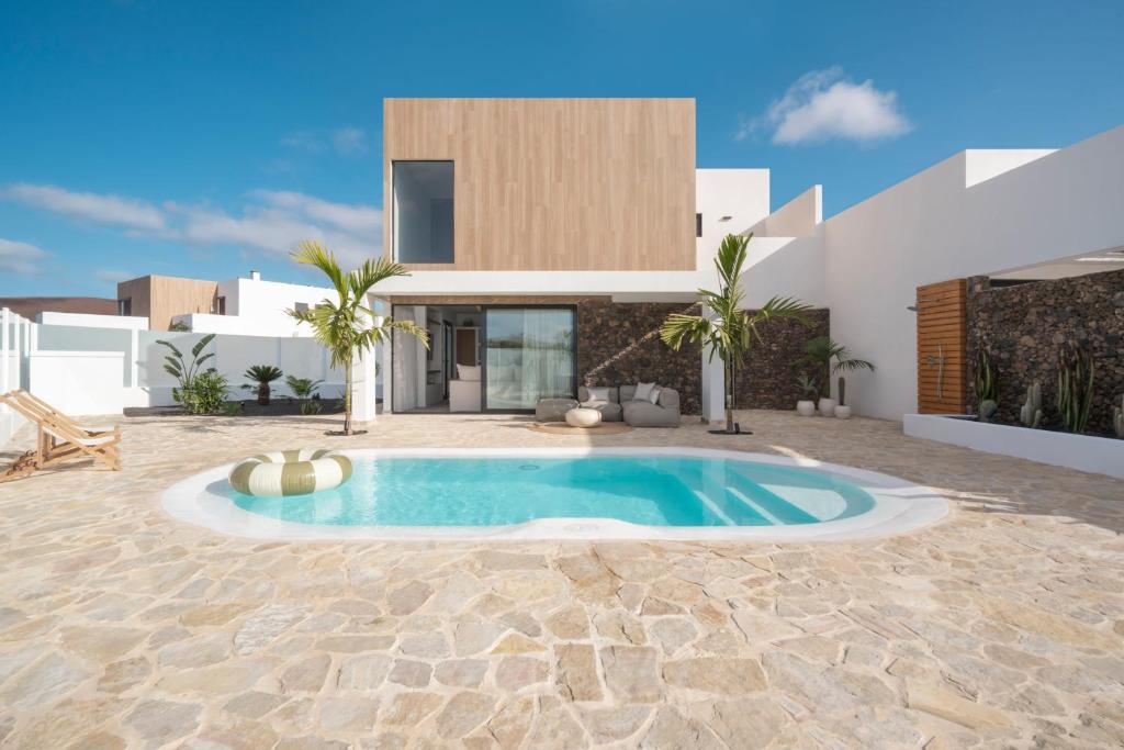 Villa NOMA - Design Home with Pool in Corralejo - by LUNA en Corralejo