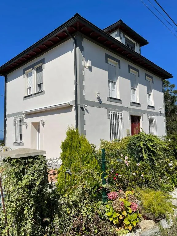 Villa — VILLA OLIMAR