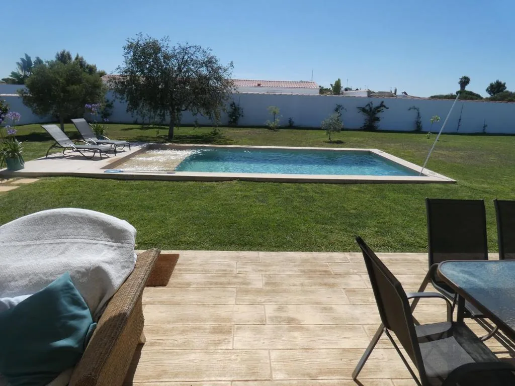 两卧室度假屋 — Villa Olivia con Piscina, Jardin y Parking