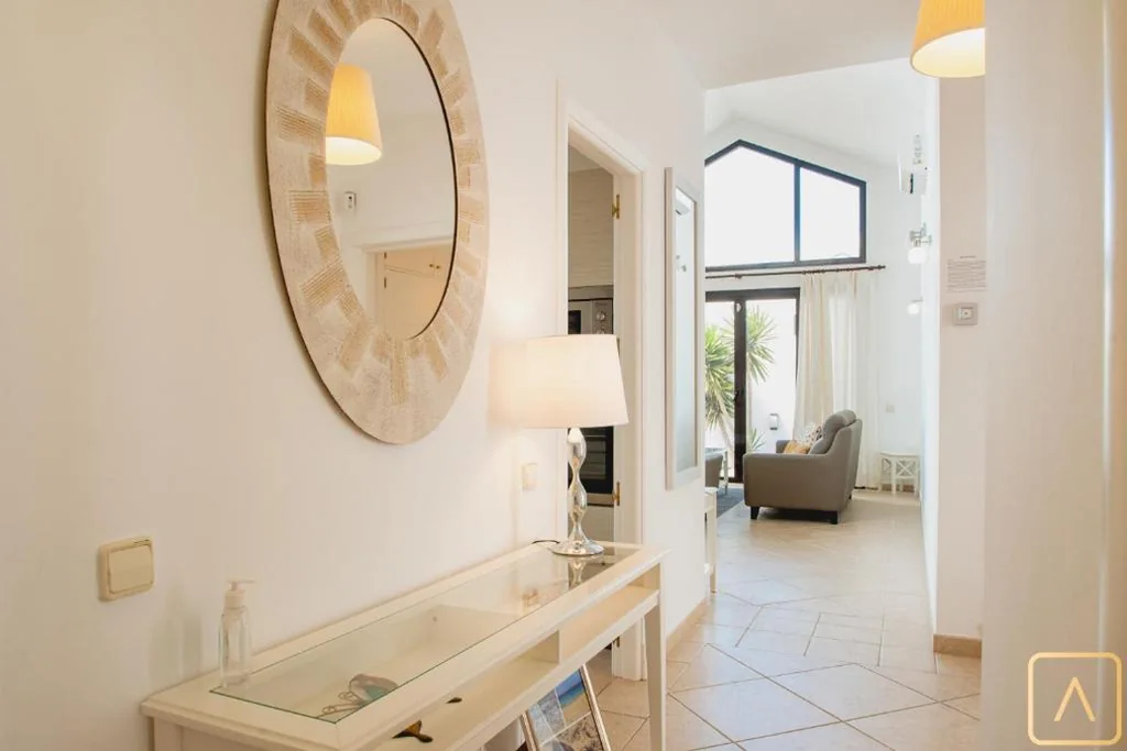 VILLA ORCADES CLOSE TO TOWN CENTER POOL & A/C