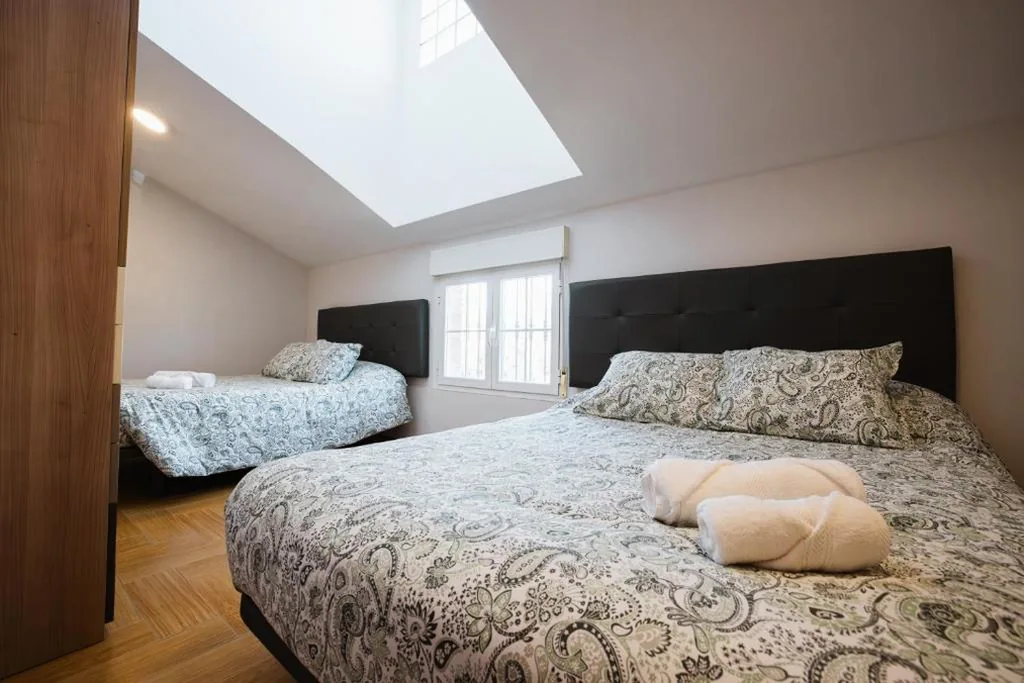 Villa Oropéndola para familias, a pocos minutos de Granada, Piscina agua salada, Parking privado, Barbacoa, Chimenea, 14 pax
