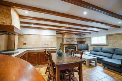 Villa Oropéndola para familias, a pocos minutos de Granada, Piscina agua salada, Parking privado, Barbacoa, Chimenea, 14 pax — foto 5