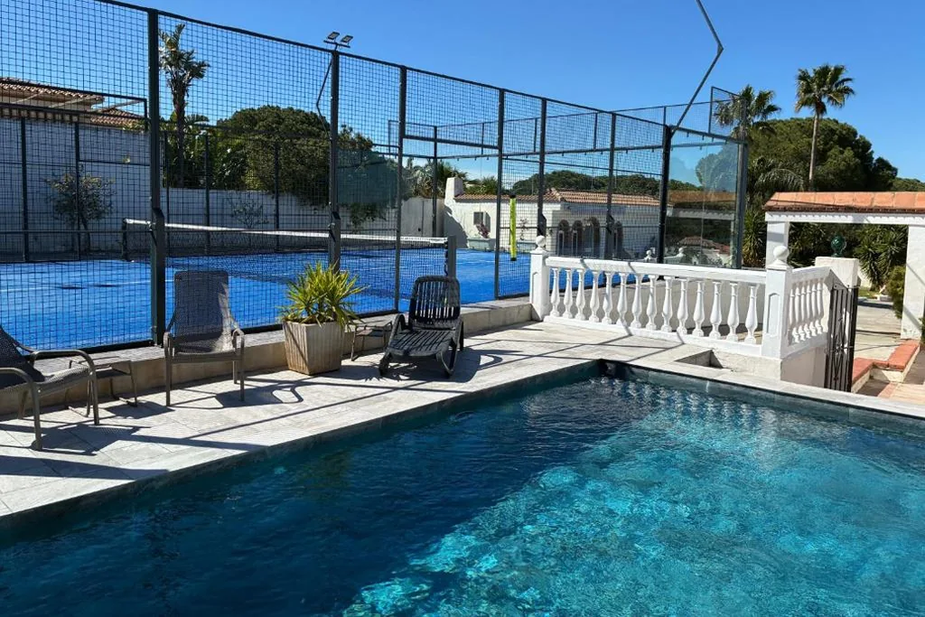 Villa — Villa Padel - Heated pool and private paddle court