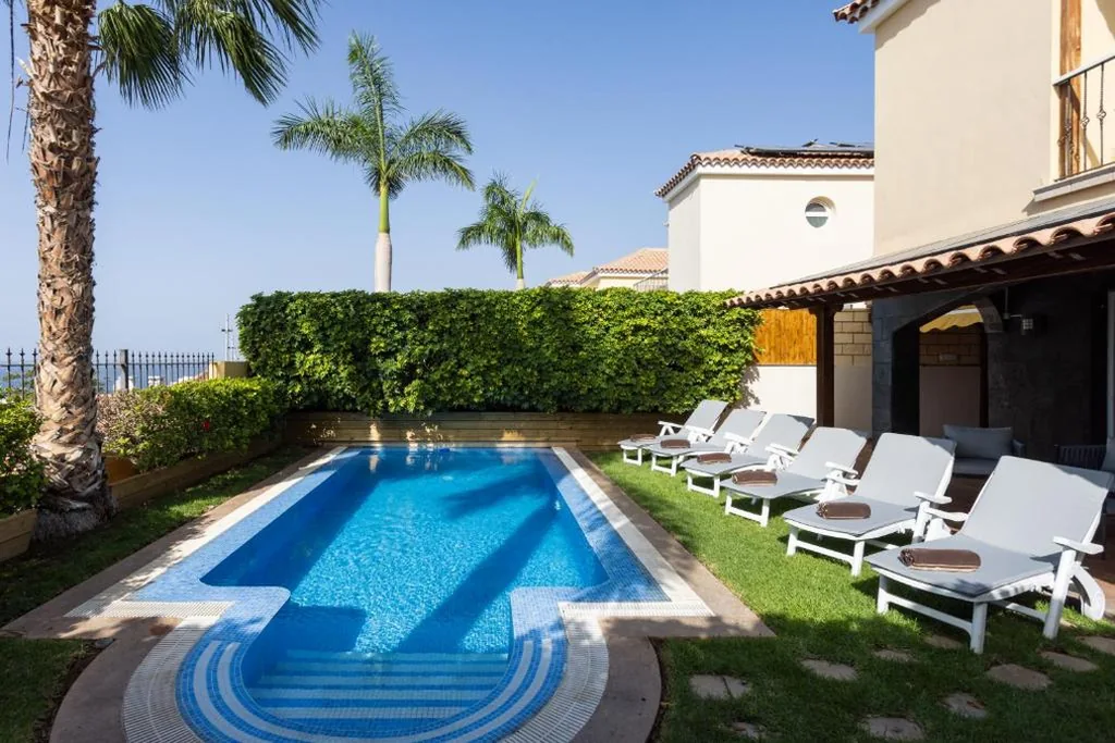 Villa — Villa Paraíso del Mar con piscina privada
