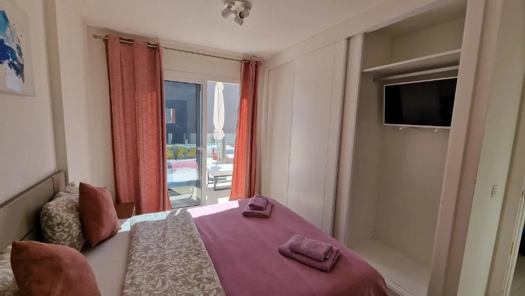 Villa Paraiso-Luxury Villa with Heated Pool
