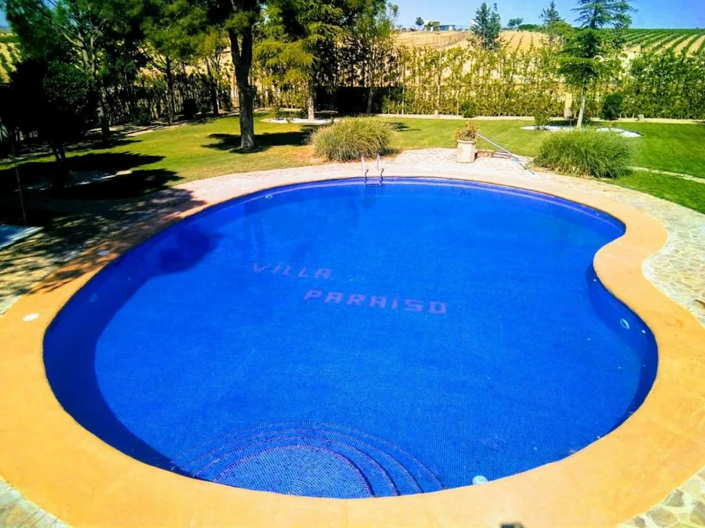 Villa — Villa Paraiso